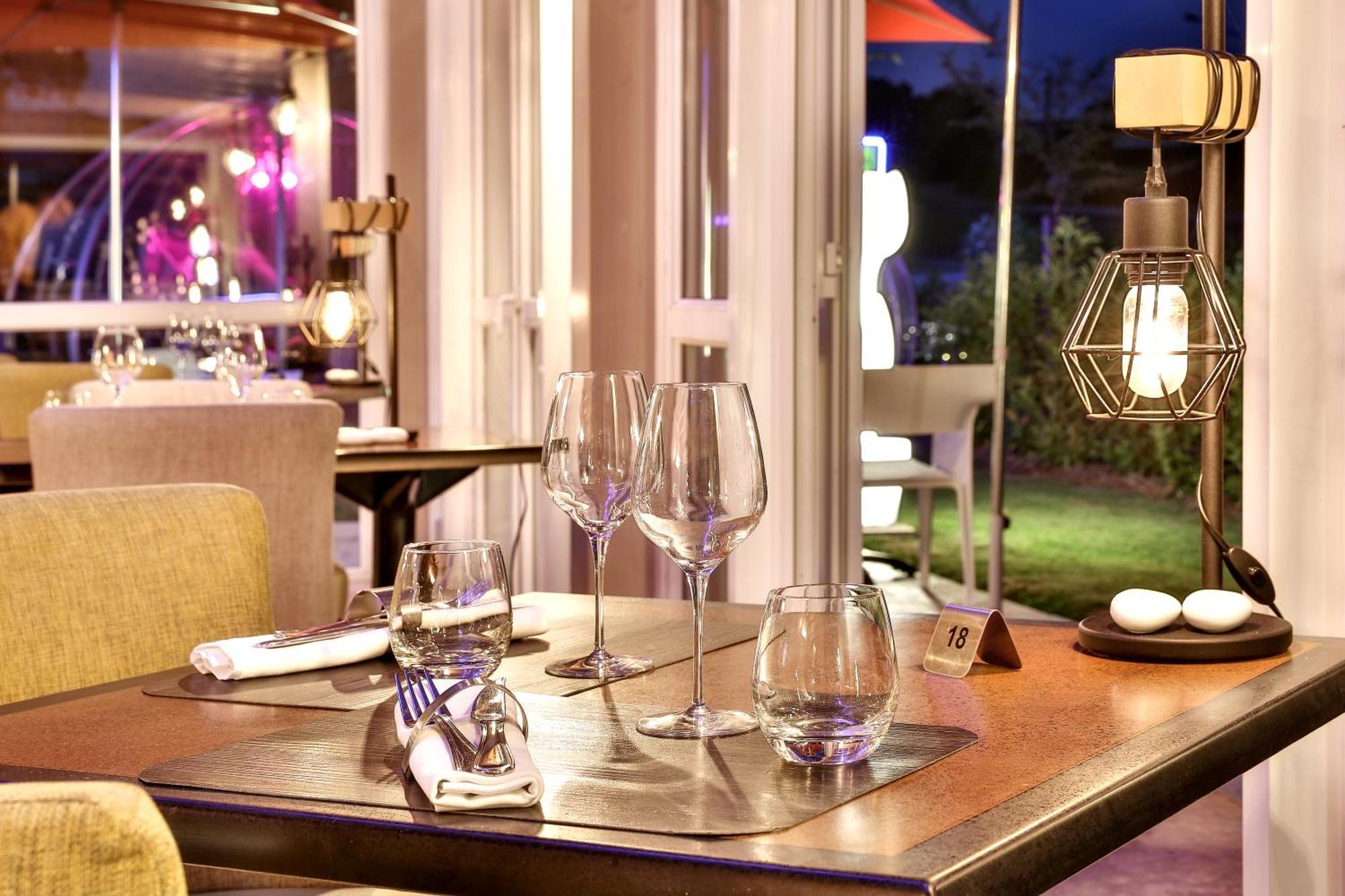 Hotel-Restaurant Logis Europa Maussac Esterno foto